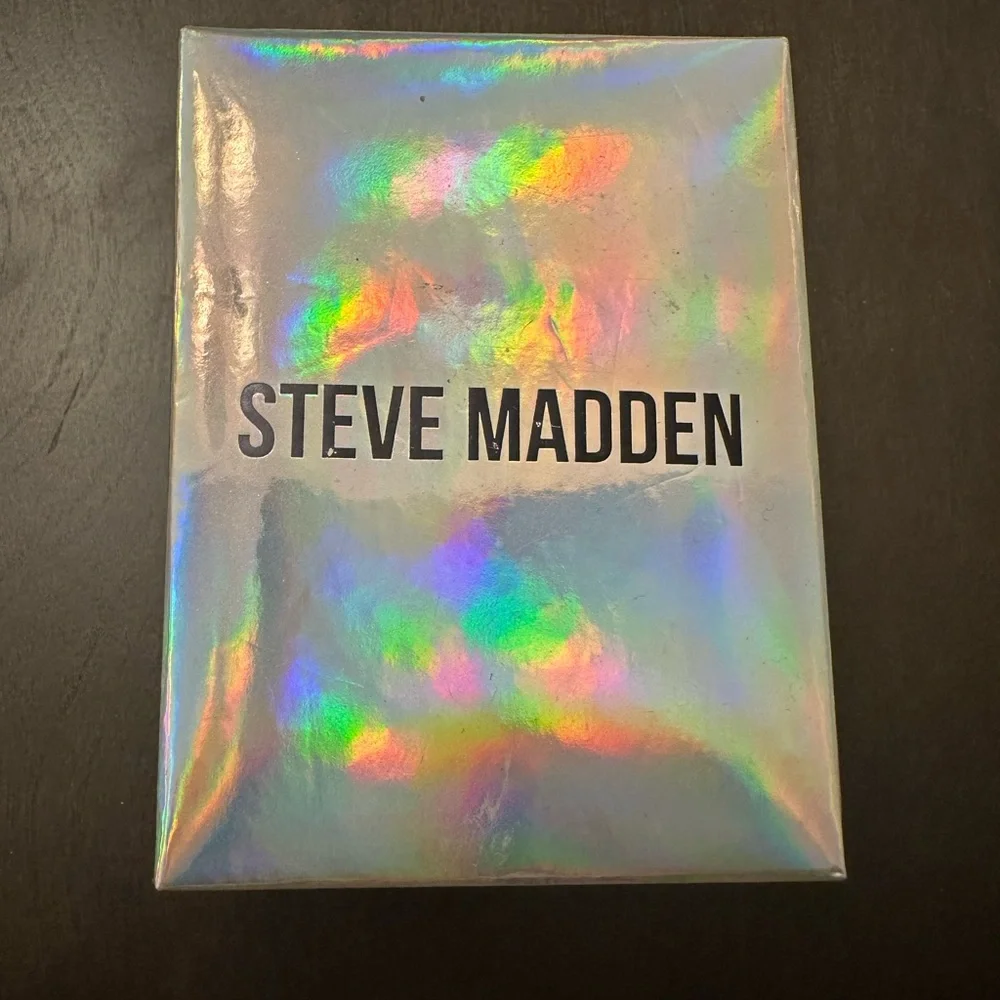 Steve Madden Turquoise Watch with Gold Details - Picture 4 of 4